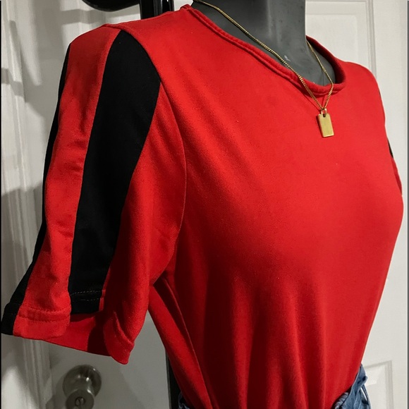 Red blouse - Picture 2 of 4